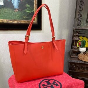 Tory Burch tote w/ large dust bag